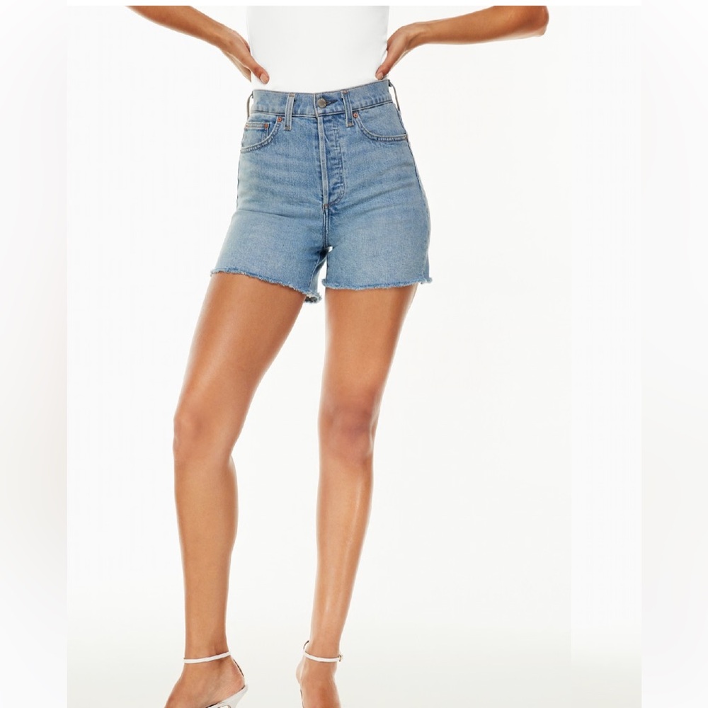 Aritzia Denim Forum the 50’s all hi mid thigh short size 26